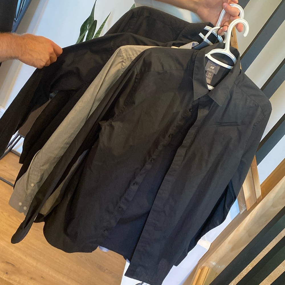 Bundle ! 4 H&M men’s medium slim fit/regular fit button down shirts